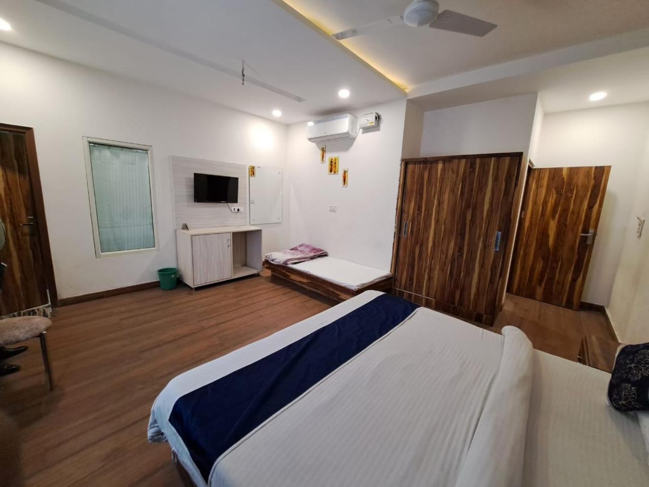 Oyo 22115 ホテル D プラザ Zirakpur エクステリア 写真